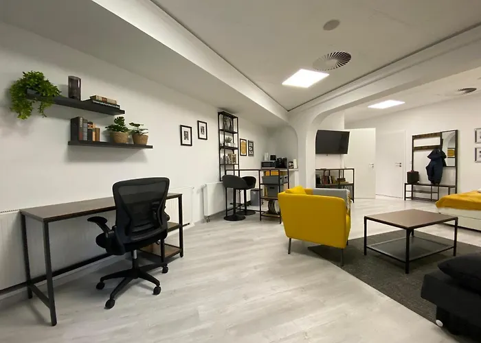 Chice, Urbane Oase Mit Arbeitsplatz
