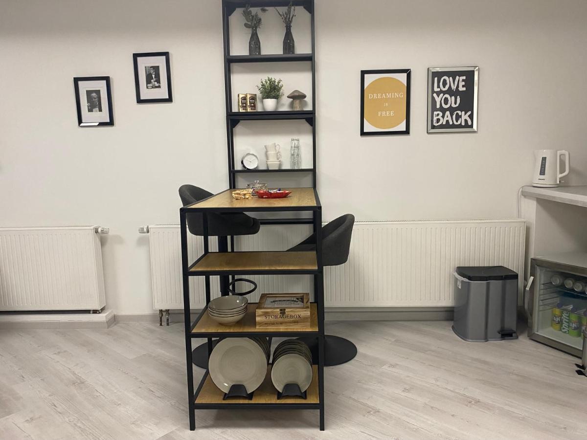 Chice, Urbane Oase Mit Arbeitsplatz Homestay