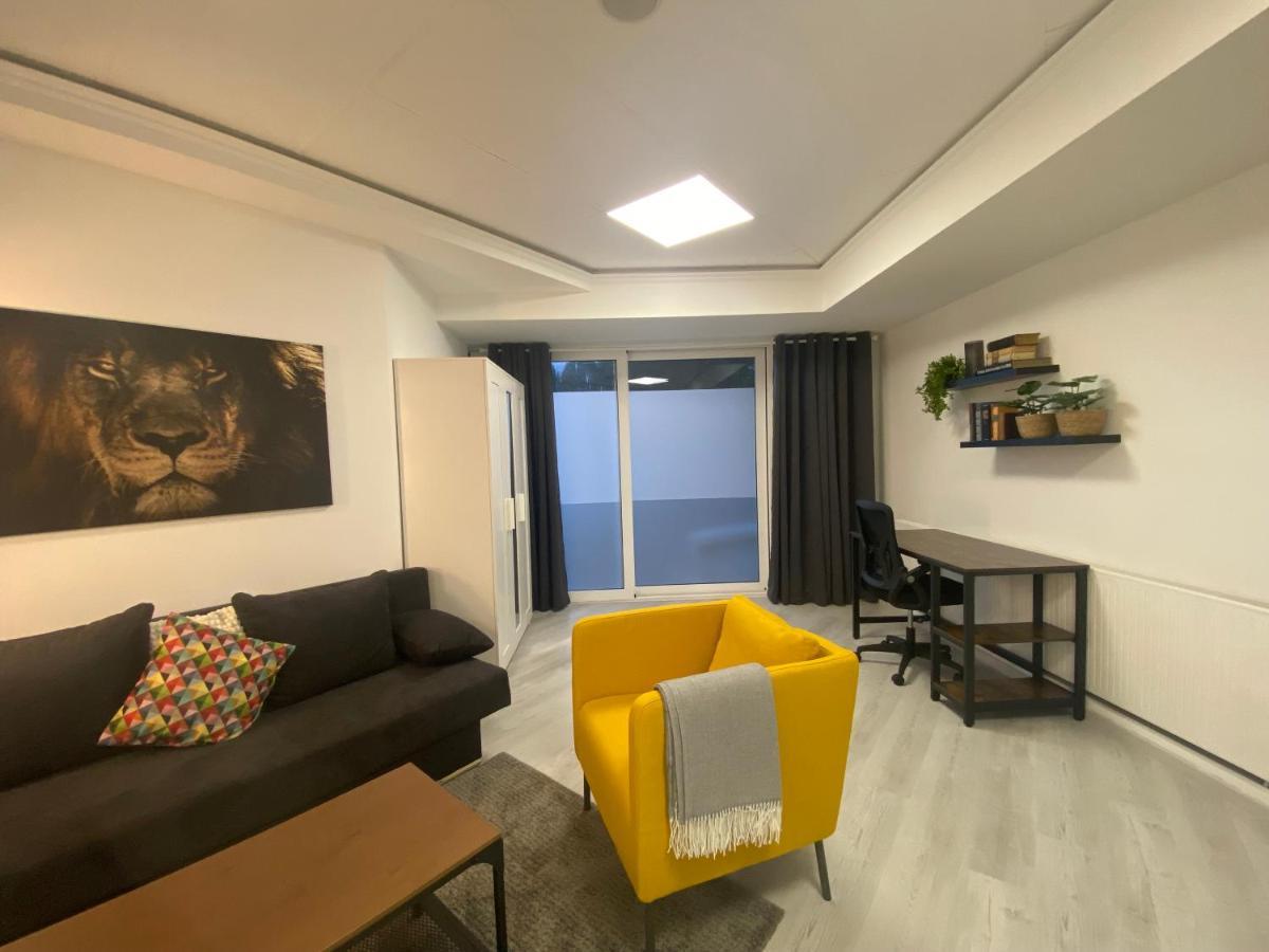 Homestay Chice, Urbane Oase Mit Arbeitsplatz *