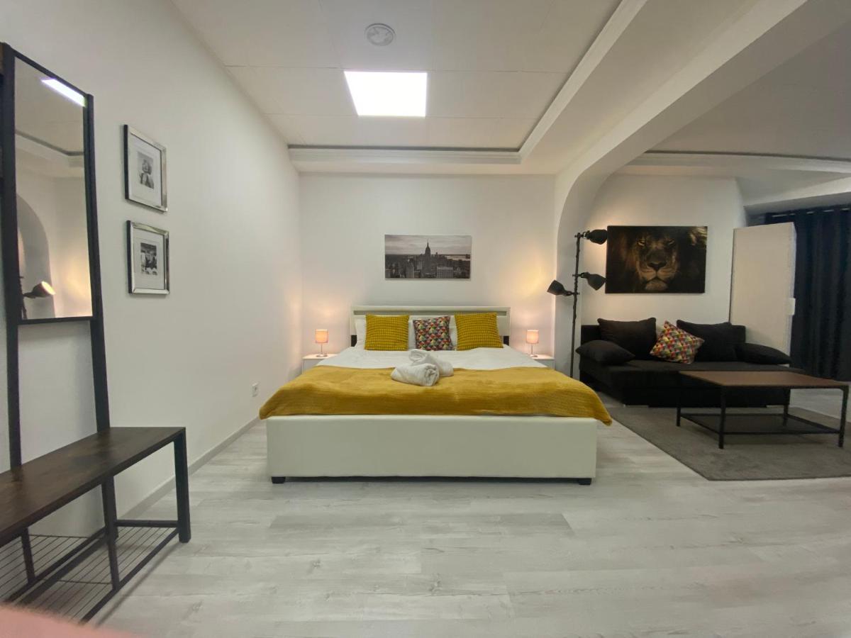 Chice, Urbane Oase Mit Arbeitsplatz Homestay *