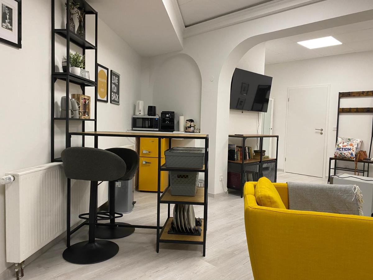 Chice, Urbane Oase Mit Arbeitsplatz Homestay Troisdorf