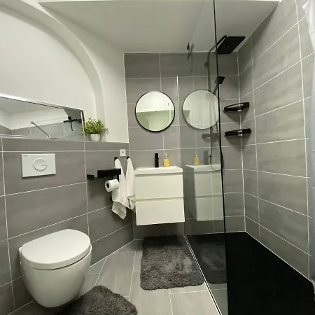 Chice, Urbane Oase Mit Arbeitsplatz Apartment Troisdorf Exterior photo