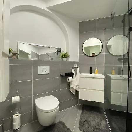 Chice, Urbane Oase Mit Arbeitsplatz Apartment Troisdorf Exterior photo